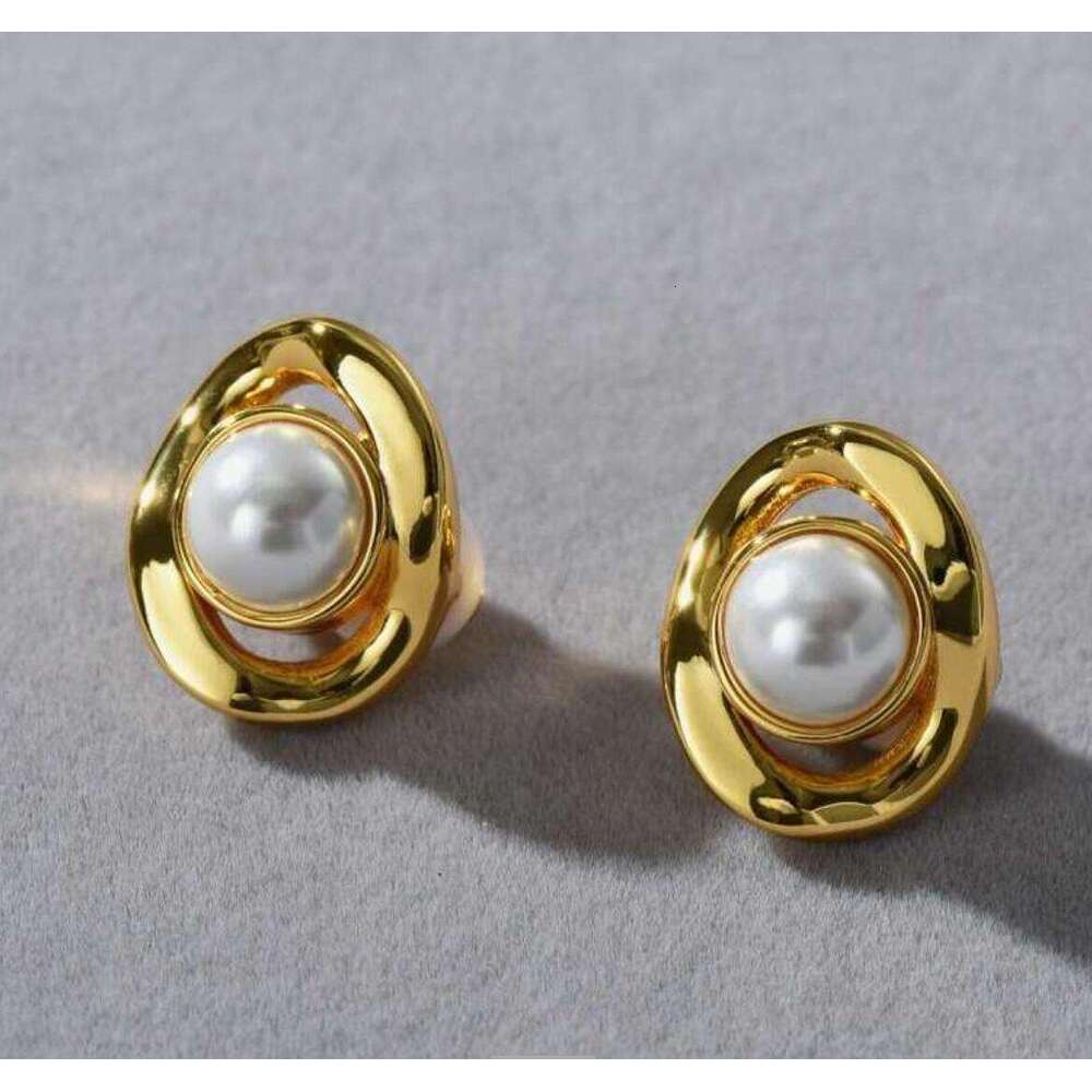 DHCollections Spring and Autumn New High-end Metal Brass Gold-plated Irregular Hollow Inlaid Pearl Earrings Simple Ear Clips