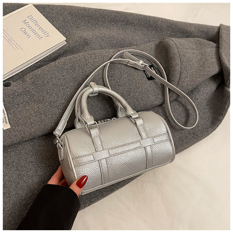 Free shipping designer Spring Summer Super Hot Small Bag Women 2025 New High-end Versatile Crossbody Bag Fashion Hot-selling Handbag Pillow Bag