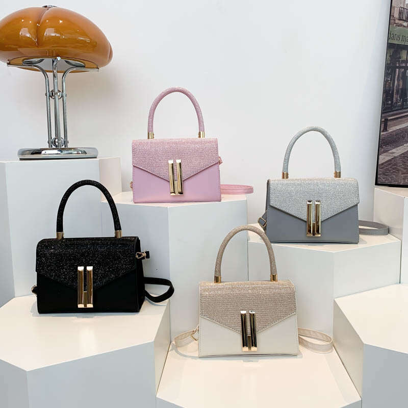 2025 New Versatile Shoulder Crossbody Autumn and Winter Fashionable High-End PU Handbag Small Square Bag for Women
