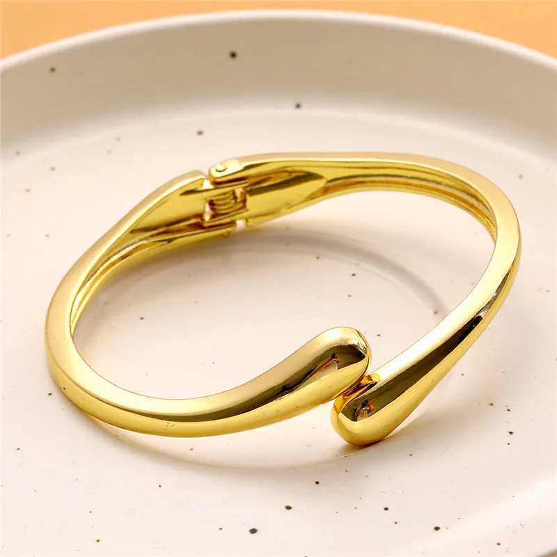 Wide Metal Bangle Ring for Women Gold and Silver Color Chunky Waterdrop Open Wrist Cuff Thick Irregular Twisted Bracelet Jewelry XJ250707