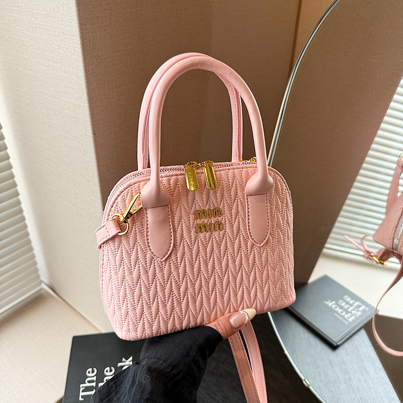 Free shipping designer Simple Casual Handbag Small Bag for Women 2025 New Trendy Fashion Woven Pillow Bag Summer Popular Crossbody Bag