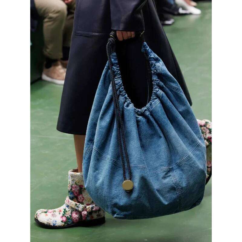 Designer Luxury Large Capacity Shopper Women High Quality Blue Denim Black Woven Drawstring Tote Fashion Show Style Casual Shoulder Bag