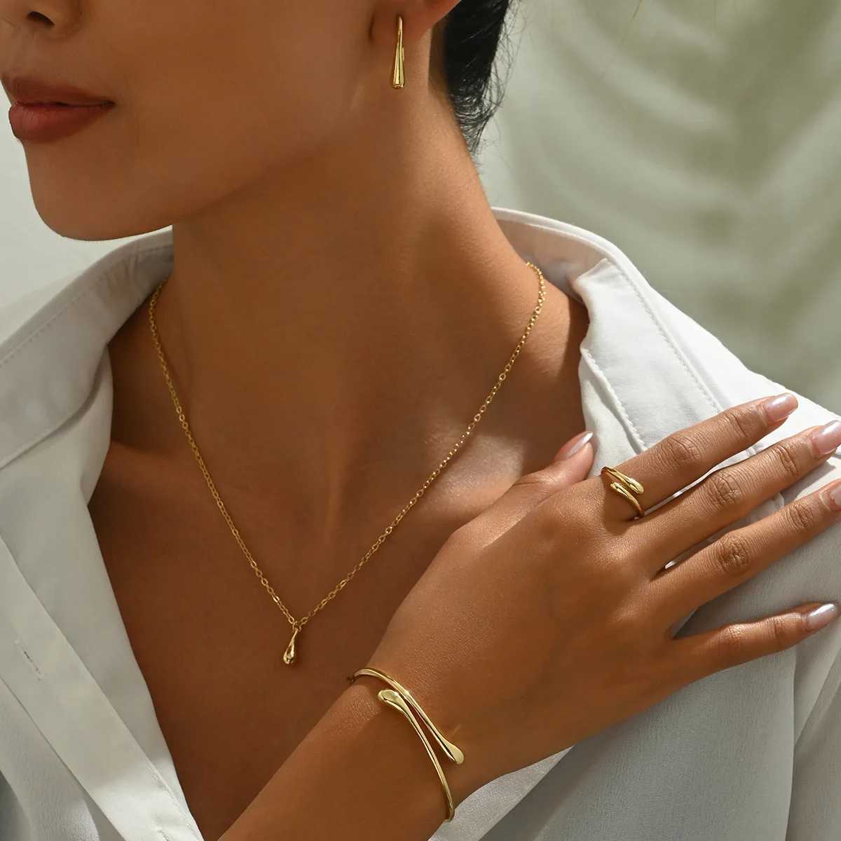 925 Sterling Silver Water Drop Jewelry Set for Women Elegant Four-piece Earrings Ring Bracelet Set Personalized Jewelry XJ250707