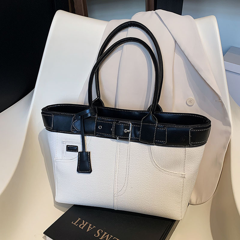 Free shipping designer Vintage High-End Handbag for Women 2025 New Fashion Single Shoulder Bag Crossbody Bag Student Commuting Tote Bag
