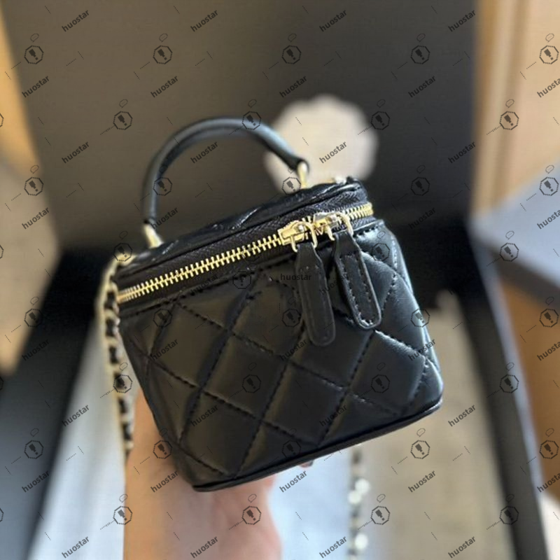Designer Makeup Bag Luxury Cosmetic Case Caviar Leather Shoulder Purse Women Cross Body Bag Gold Chain Zipper Organizer Travel use Metal Hardware Handbag
