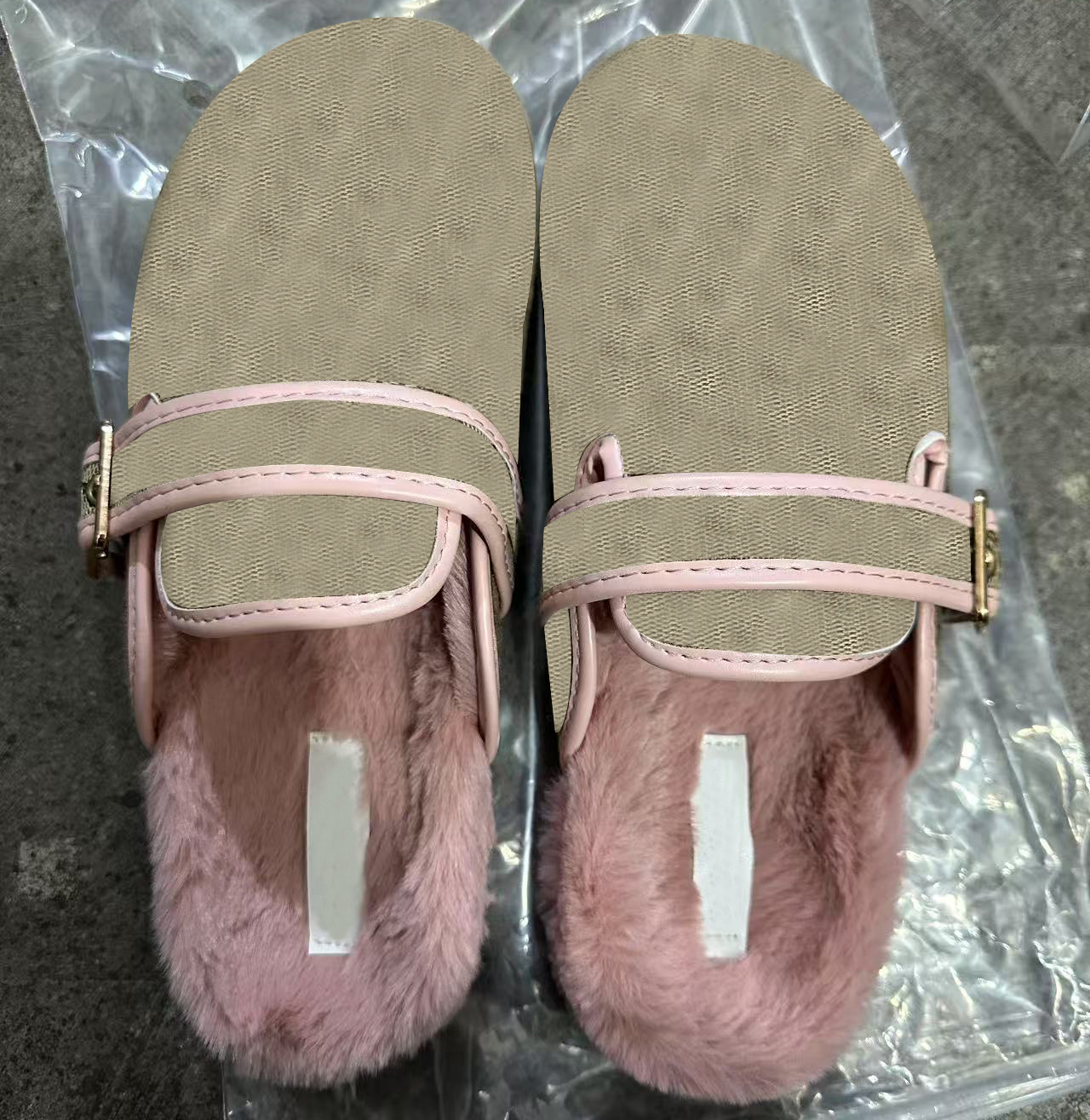 Stylist Designer womens cotton slippers winter slippers Womens shoes slippers Womens classic fashionable casual F2501031