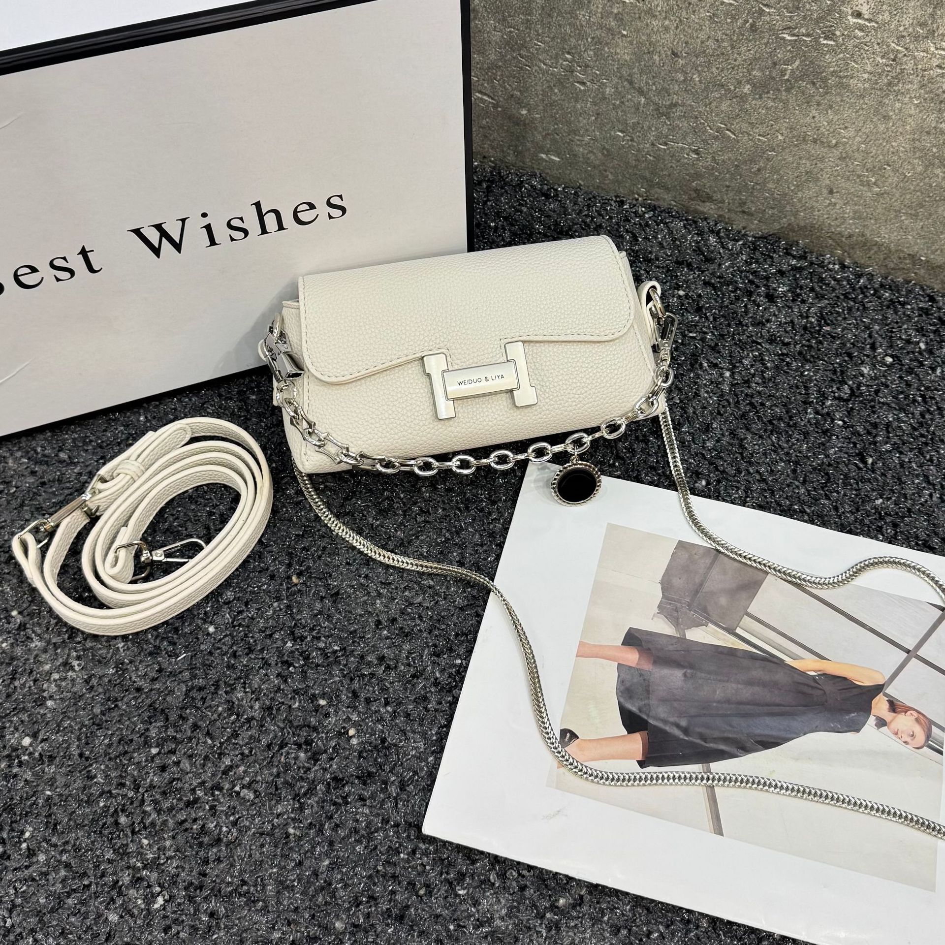 Free shipping designer Super Popular Single Shoulder Bag Underarm Bag for Women 2025 New Summer Light Luxury Niche Design High-End Chain Crossbody Bag