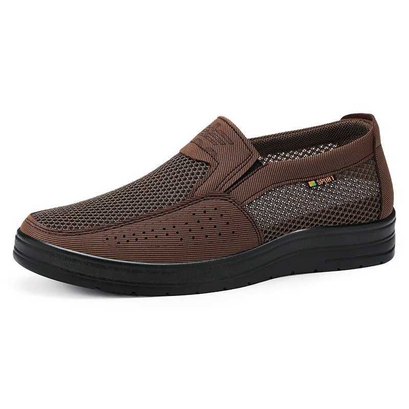 Mens spring new hollowed out mesh casual sports cloth shoes with soft soles dads shoes work breathable mens shoes zapatillas Y250707