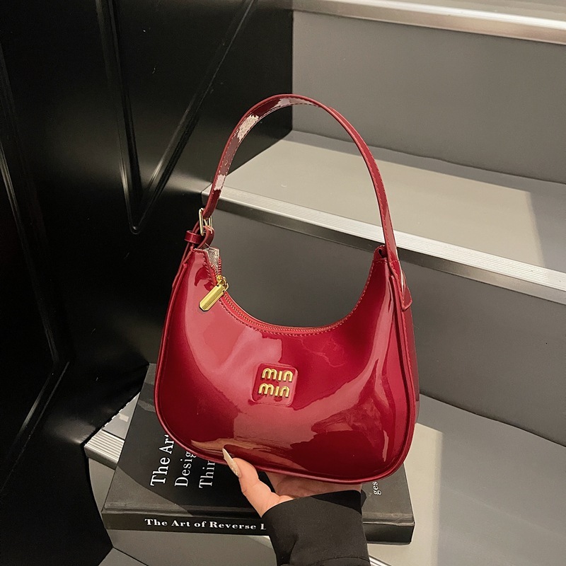 Free shipping designer High-end Patent Leather Glossy Underarm Bag New Trendy Fashion Matching Solid Color Handbag Sweet Cool Style Shoulder Bag