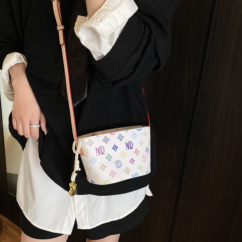Free shipping designer Exquisite Super Popular White Three-Color Bag for Women 2025 New Summer Versatile Crossbody Bag Small Bag High-End Mini Bucket 