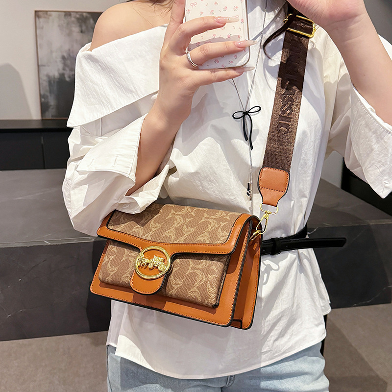 Designer Bag Luxury Bag Free Shipping Designernew Shoulder Bag Fashionable Light Flip Small Square For Women Color Blocked Design Daily Casual Single 