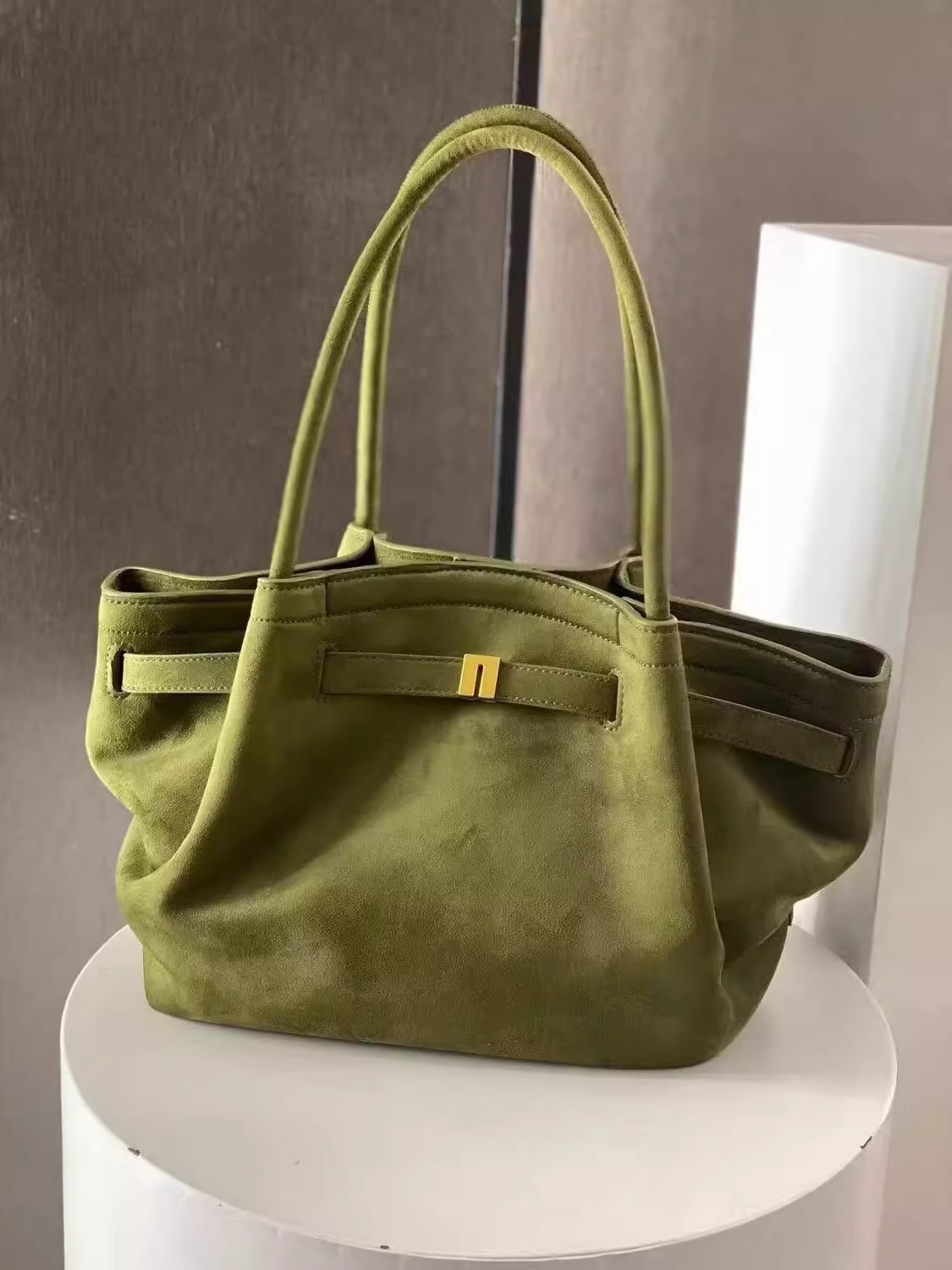2025 New High - end Commuting Large - capacity Handheld Dumpling - shaped Bag for Women Retro Suede Single - shoulder Tote Bag for Autumn and Winter