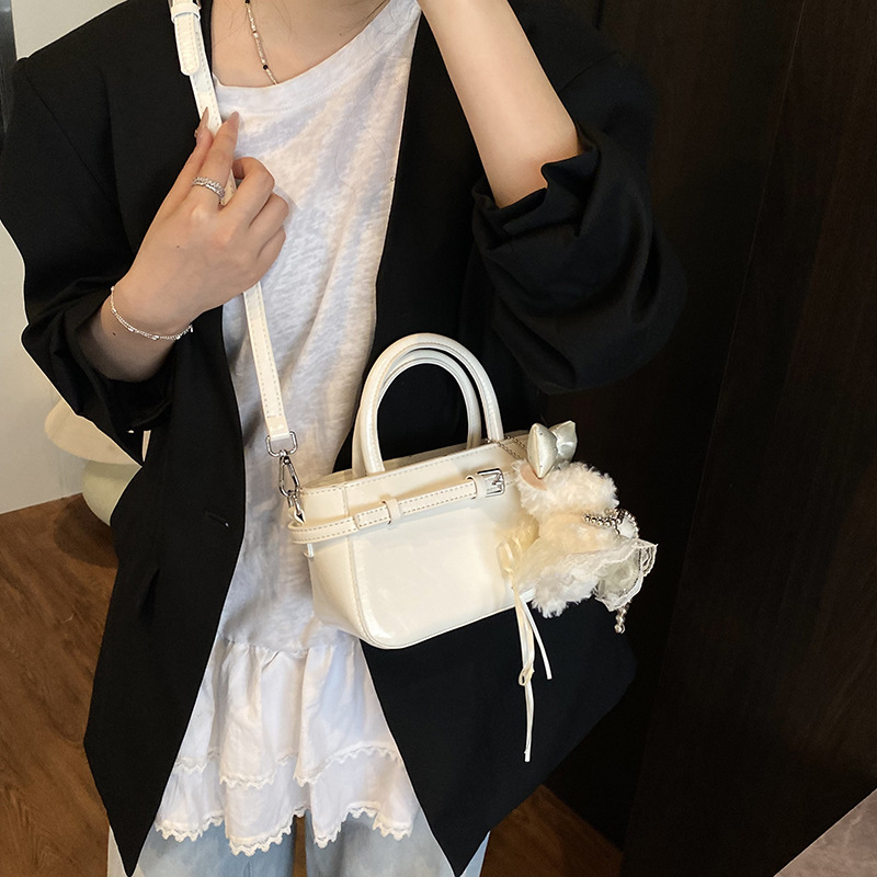 Free shipping designer Fashionable and Stylish Handbag Small Bucket Bag for Women 2025 New Summer Niche High-End Crossbody Bag Handheld Bag