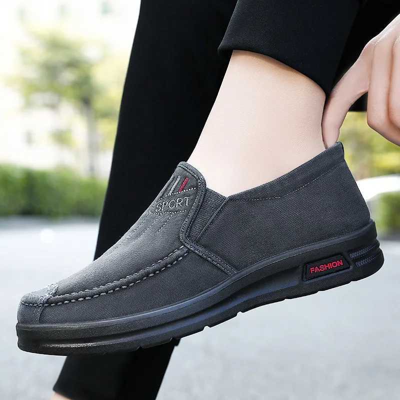 Men Casual Sneakers New Lightweight M Tennis Shoes Soft Mesh Casual Shoes Outdoor Anti-Slip Shoes For Men Y250707