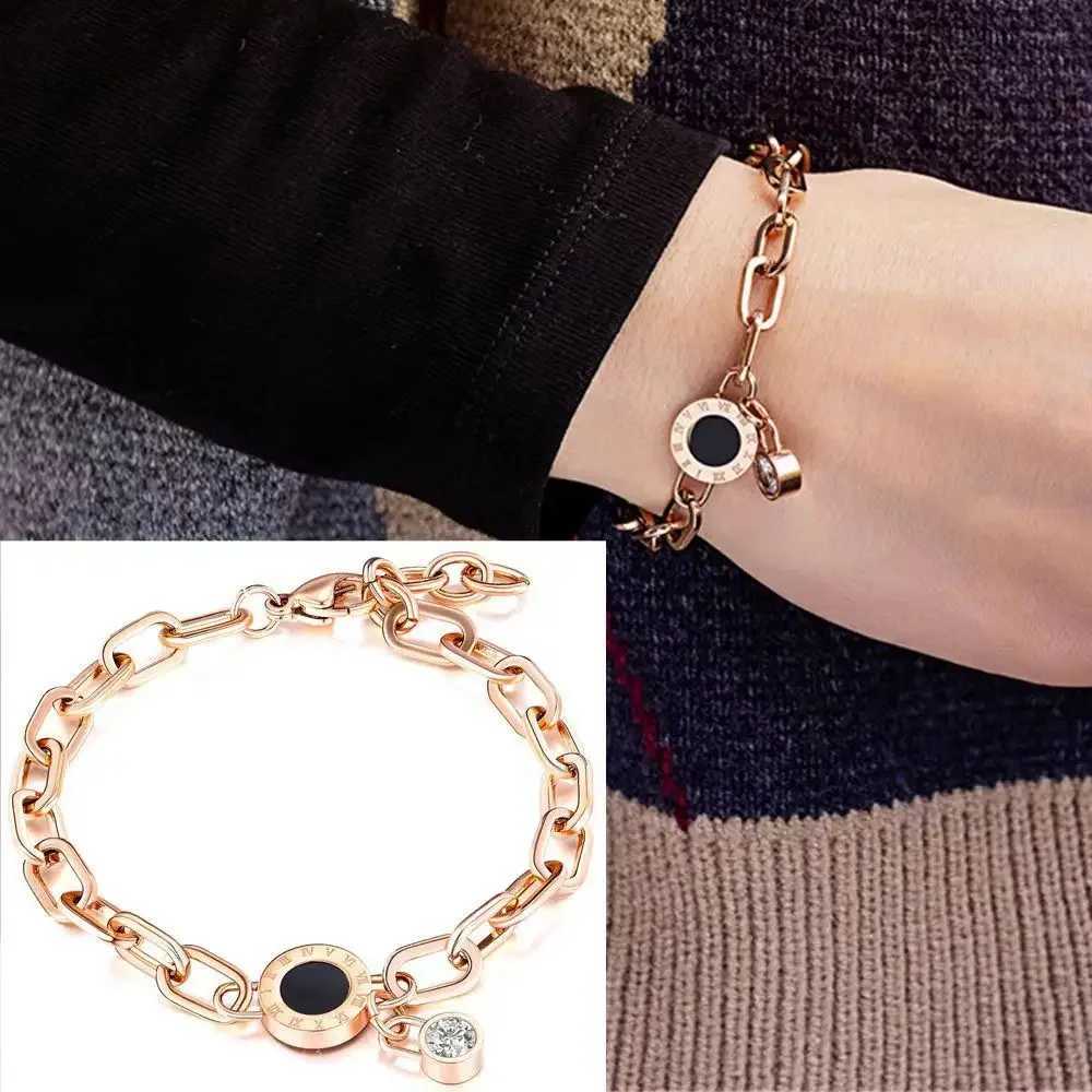 Luxury Gold Color Stainless Steel Crystal Pendant Bracelet for Women 2024 New Trendy Circle Roman Numerals Bangle Party Jewelry XJ250707