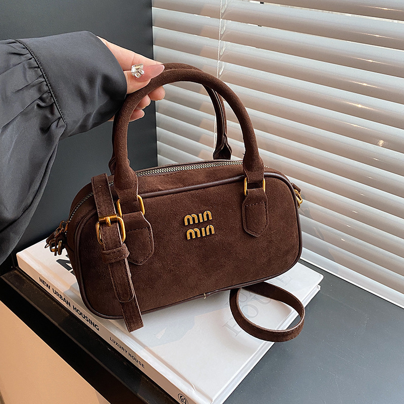 free shipping designer High end retro Boston hand-held pillow bag for autumn and winter 2025, versatile and fashionable single shoulder crossbody bag