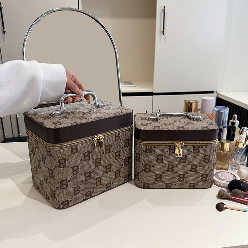 free Shipping Designer Luxury 2025 Cross-border New Product Alphabet Shaped Makeup Bag Large Capacity Cosmetic Storage Bag Portable Handheld Gift Box