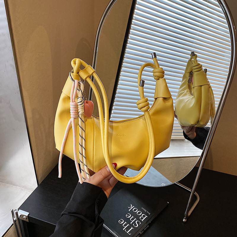 Free shipping designer Exquisite Super Popular Niche Bag for Women 2025 New Summer Versatile Crossbody Bag Fashionable Shoulder Bag Underarm Bag Horn 