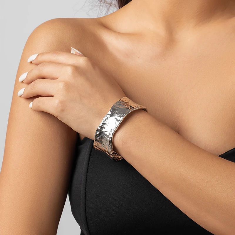 Heavy Hammered Metal Cuff Bangle For Women Fashion Jewelry Irregular Trendy Basic Style Holiday Accessories Party Gift C1402 250701