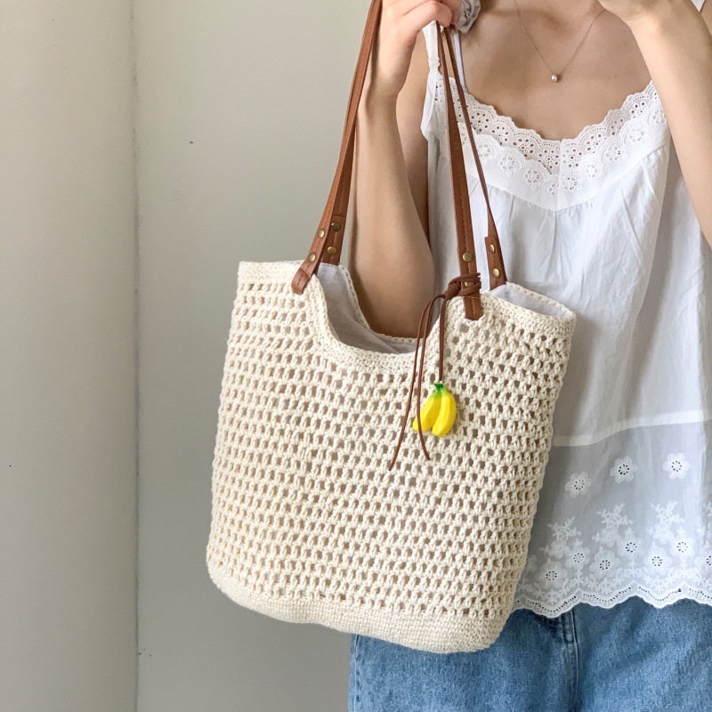 Free shipping designer Large Capacity Handwoven Bag for Women 2025 New Style Straw Bag Beach Vacation Shoulder Bag Commuter Tote Bag
