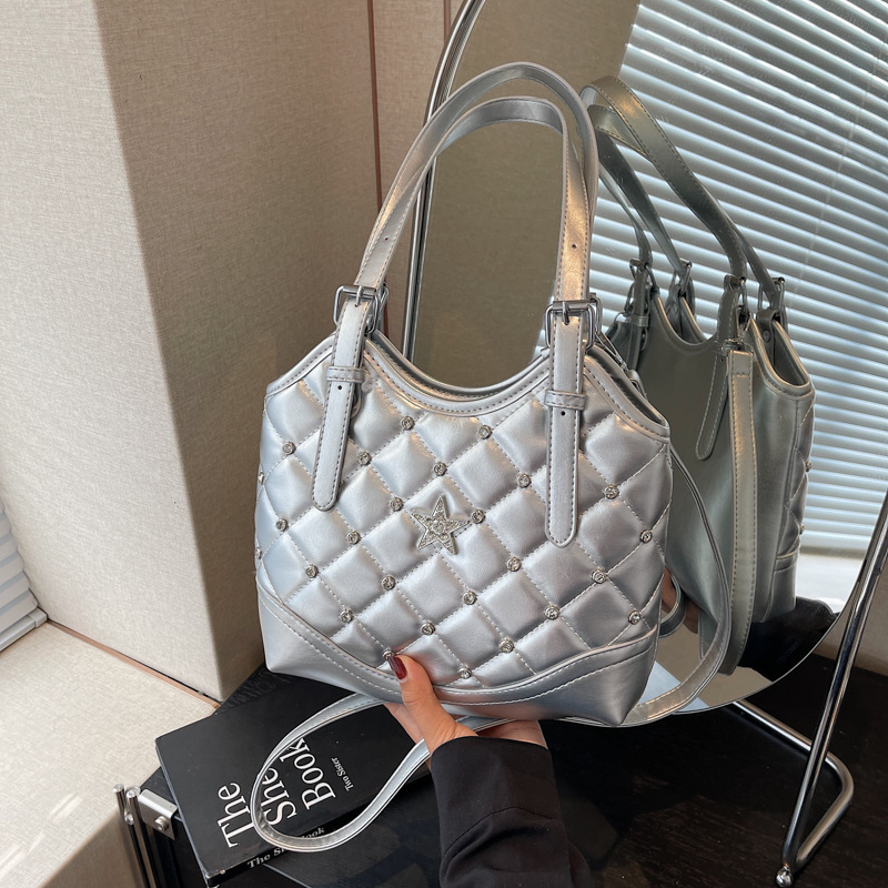 Free shipping designer Quilted Underarm Bag for Women 2025 New Trendy Light Luxury Niche Bucket Bag High-end Feel Shoulder Bag Crossbody Bag