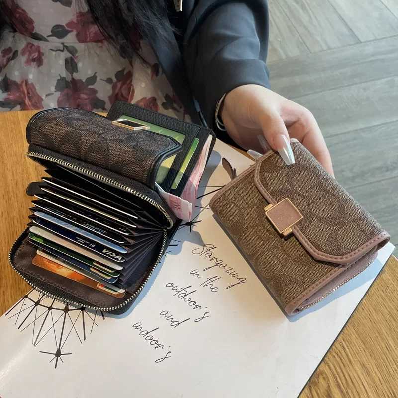 Hot S Of The Seas New Elegant Short Leather Card Holder Letter Color Block Premium Top Layer Cowhide Integrated Mti-Slot Y250707