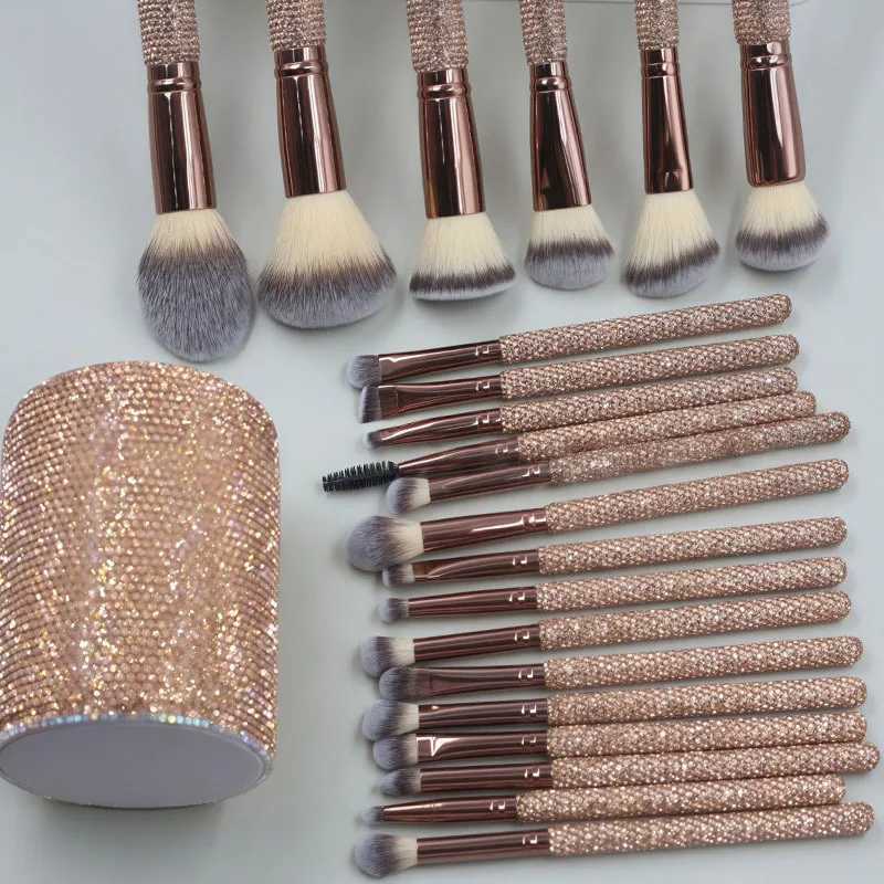 23pcs Glitz and Glam Brush Set Bundle RHINESTONE Glam Brush Set Bling Makeup Brushes Diamond Makeup Brush Storage Bucket withbox W250707