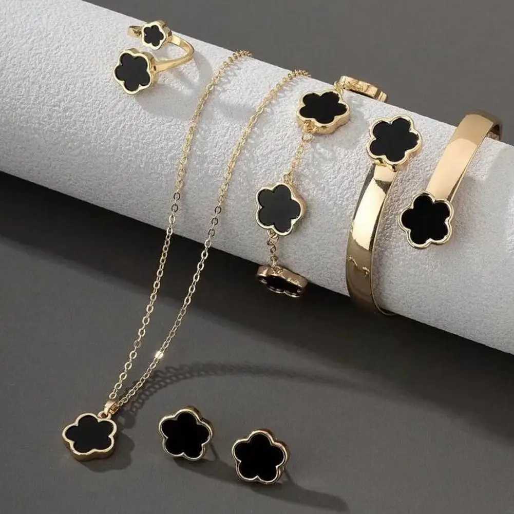5Pcs/Set Jewelry Alloy Five 316L Bracelets For Women Elegance French Niche Necklaces Bracelets Earrings Girl GiftsXJ250707