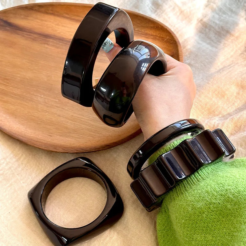 Statement Heavy Irregular Black Resin Acrylic Chunky Large Bangles For Women Geometric Wide Bracelets Girls Party Hand Jewelry 250701