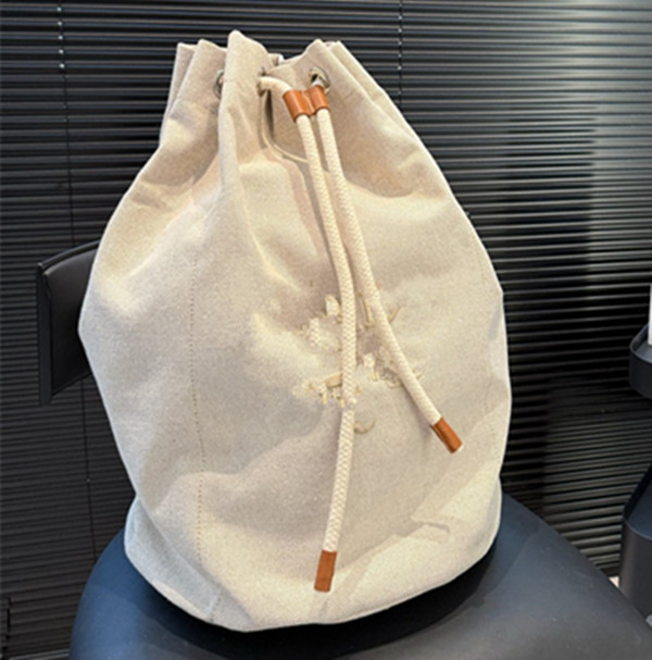 The new travel is spacious convenient, lightweight, comfortable, and practical Trendy bag