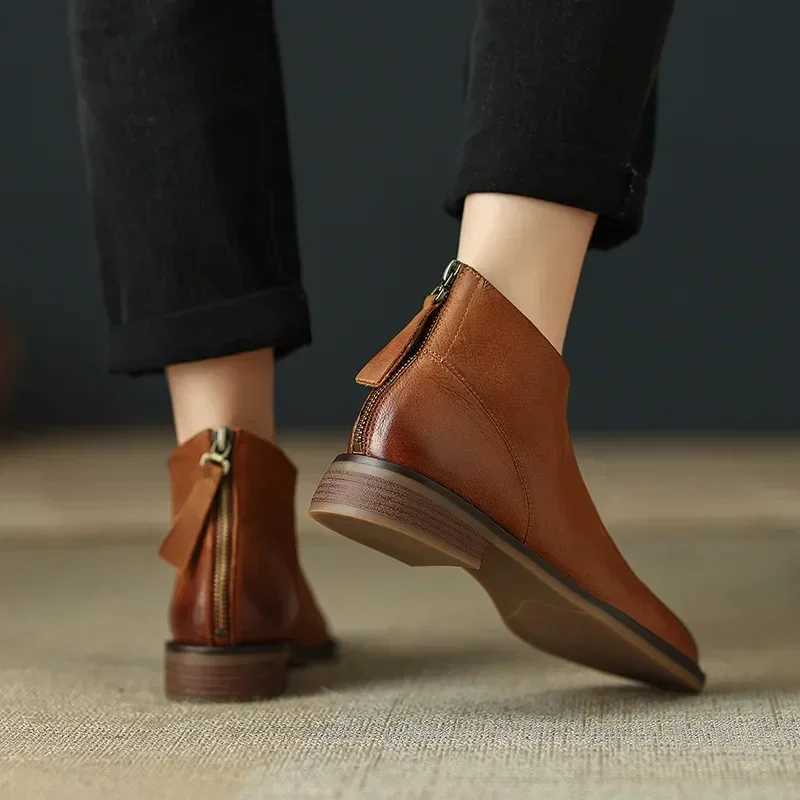 Ankle Boots Womens Leather Vintage Round Toe Med Heels Fi Chelsea Boots Zipper Office Lady Chic Design Cozy Short XJ250807