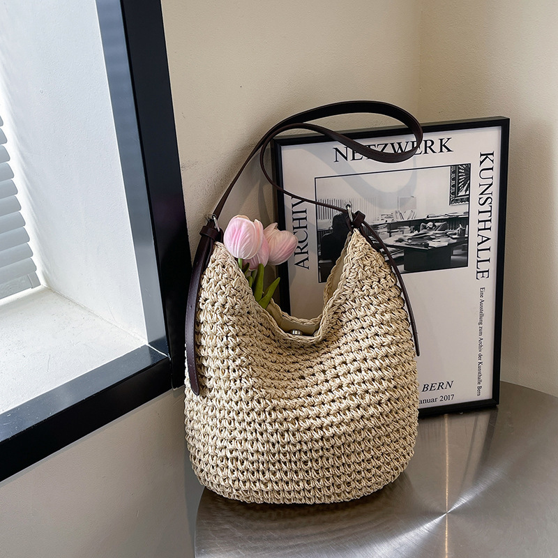 Free shipping designer Summer Trend Hot-Selling Straw Bag for Women 2025 New Beach Handbag Shoulder Bag Woven Crossbody Bag