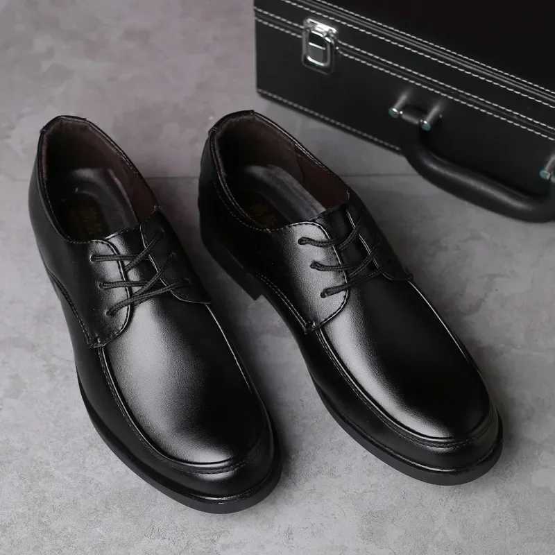 Spring Autumn New Mens Business Shoes Mens Formal Leather Shoes Casual Fion Men Sneakers Social Elegant Trend Flat Shoes Y250707