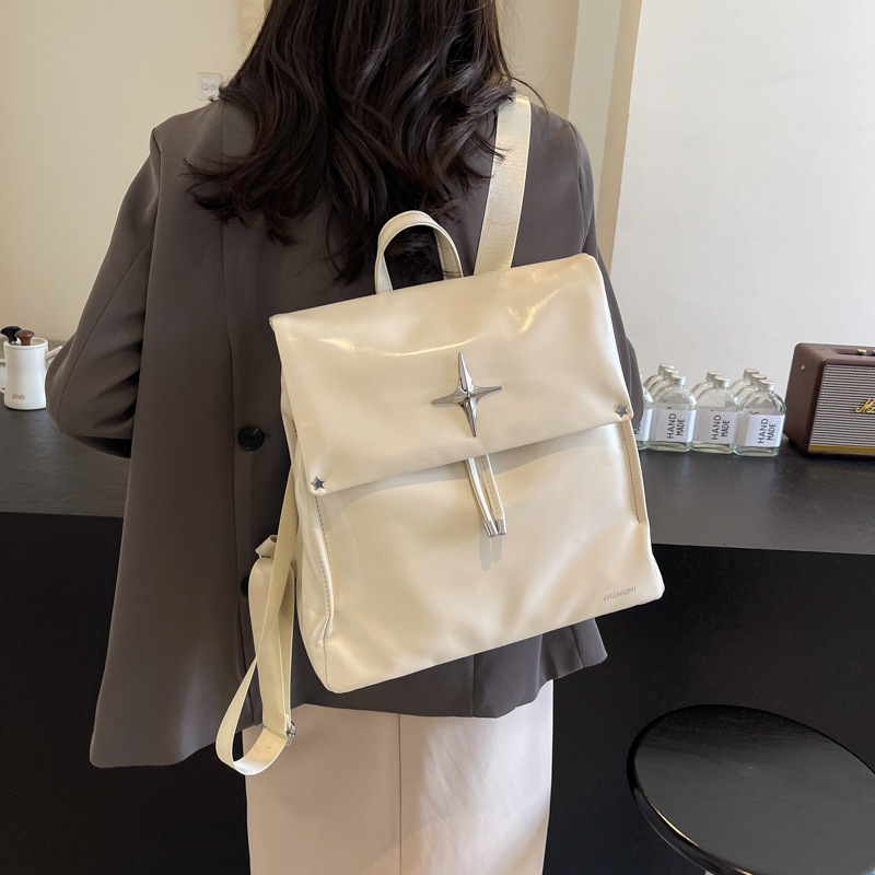 Free shipping designer Casual Large Capacity Women Backpack New Fashionable Versatile Commuter Backpack Travel Student School Bag