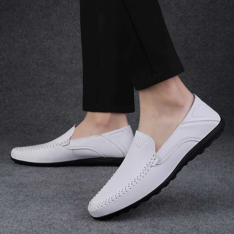 Mens casual leather shoes four seasons plus size soft sole cfort outdoor fion youth business leather shoes driving shoes Y250707