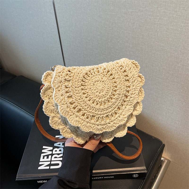 Free shipping designer Summer INS Straw Bag for Women 2025 New Casual Niche Stylish Woven Crossbody Bag Beach Vacation Beach Bag