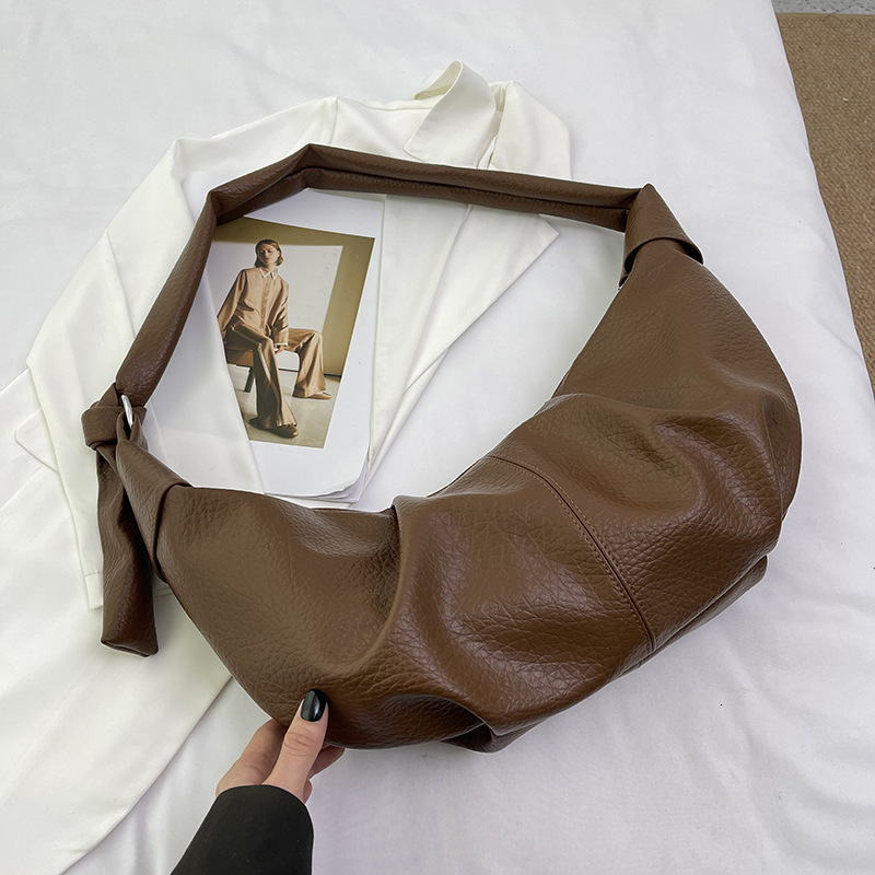 Free shipping designer Korean Style INS Large Capacity Retro Soft Leather Wrinkled Dumpling Bag Lazy Style Casual Versatile Horn Single Shoulder Bag C