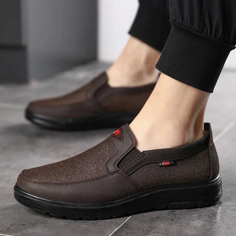 Lightweight Men Casual Shoes Canvas Shoes Wear-resistance Non-slip Mens Loafers Breathable Cfort Driving Shoes Zapato Hbre Y250707