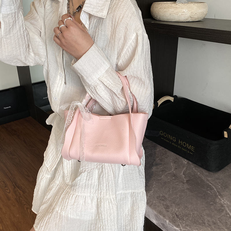 Free shipping designer Handbag Fashion Casual Bucket Bag 2025 Spring New Korean Style Trendy Versatile Shoulder Bag High-end Crossbody Bag