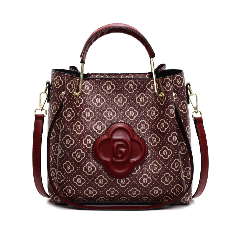 Free shipping designer Large Capacity Bag New Fashionable Versatile Handbag Bucket Commuter Shoulder Bag Stylish Crossbody Bag