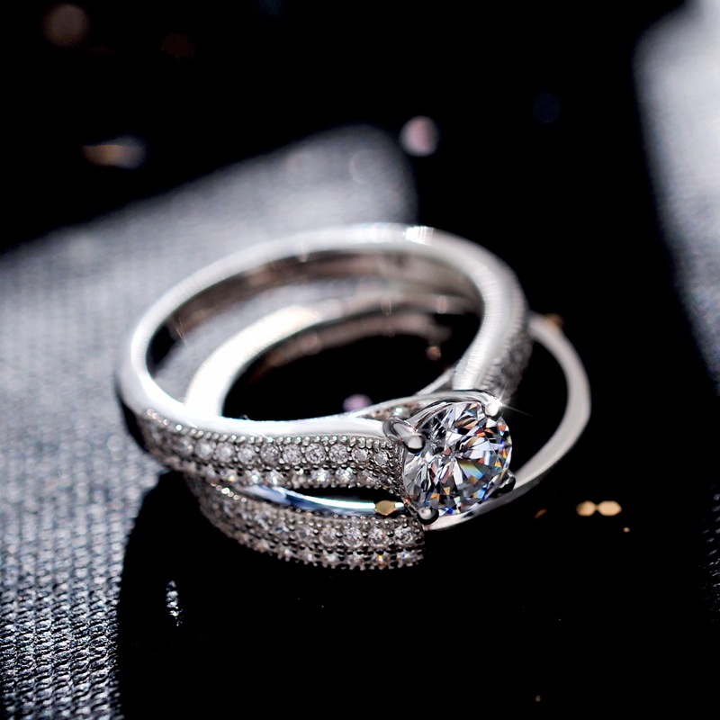 Elegant Zircon Proposal Ring with Matching Band - Stylish Diamond-Like Engagement Jewelry