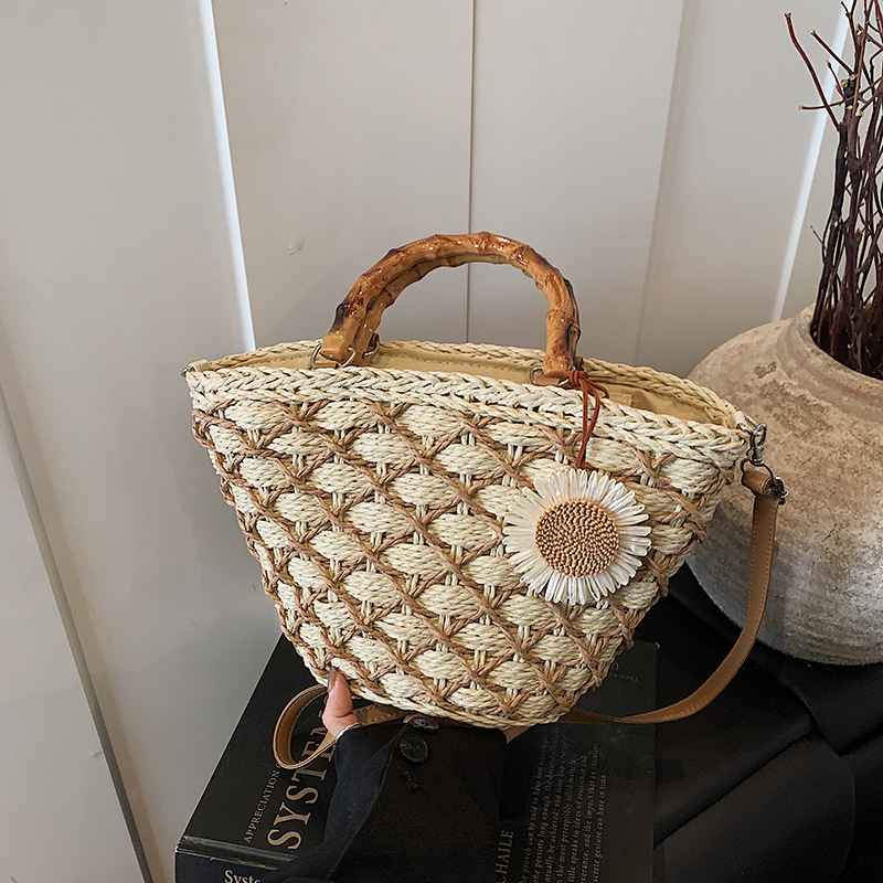 Free shipping designer 2025 New Straw Handbag Straw Bag Bamboo Knot Bag for Women Summer Vintage Handmade Beach Tote Bag Vacation