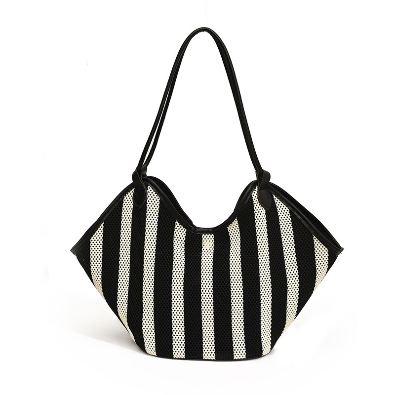 Free shipping designer Casual Large Capacity Hollow Mesh Bag for Women 2025 New Commuter Versatile Shoulder Bag Summer Handbag Tote Bag