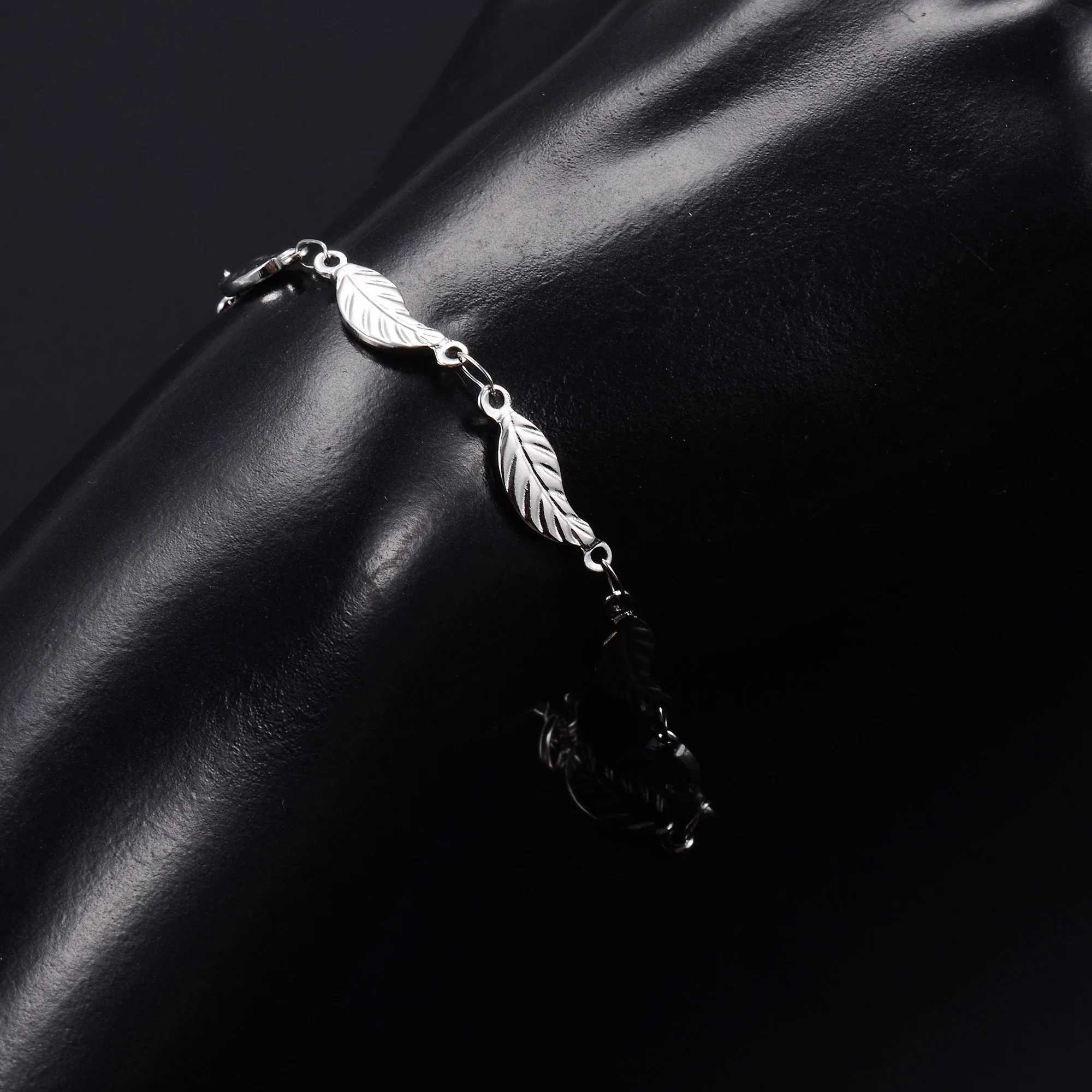 4.8mm Unique Stainless Steel Leaf Bracelet Chain for Women Fashion Metal Jewelry Bangle Wristband Anklets Foot Ankle Hand Chain XJ250707