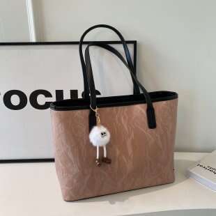 High-End Large Capacity Women's 2025 New New Fashion Simple Shoulder Niche Design Stylish Commuter Tote Bag