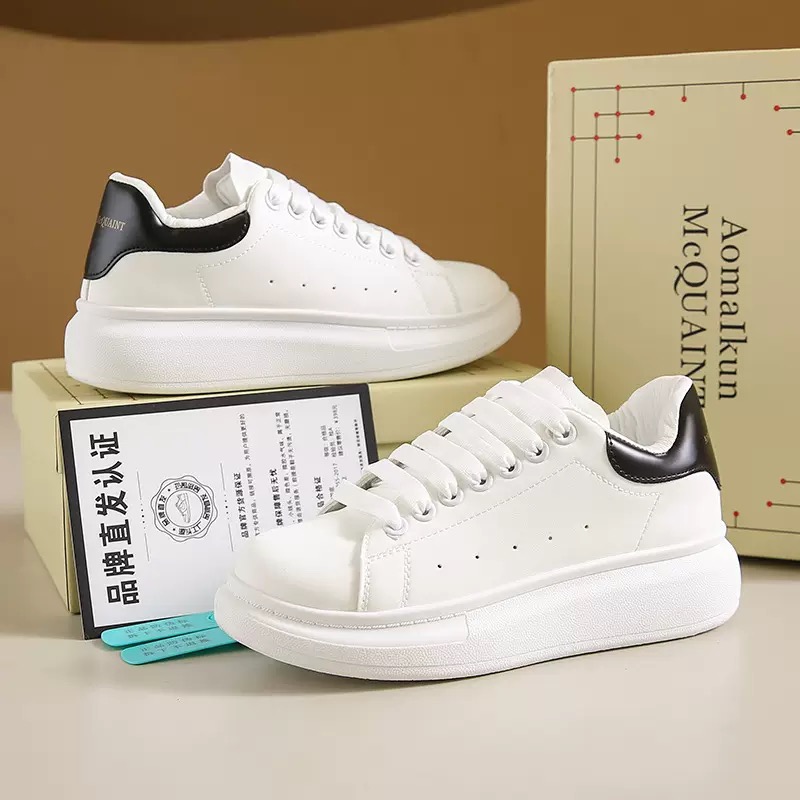 Free Shipping Designer Casual Shoes White Shoes For Men Women Thick Sole Versatile Height Increasing Popular Sports Running Shoes 001
