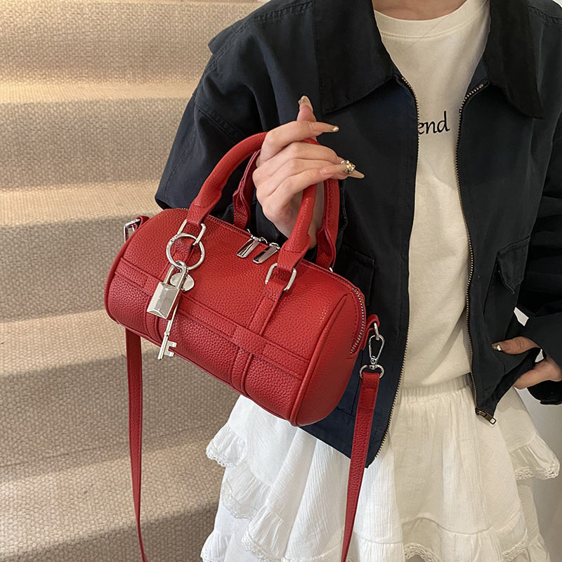 Free shipping designer Spring Summer Super Hot Small Bag Women 2025 New High-end Versatile Crossbody Bag Fashion Hot-selling Handbag Pillow Bag