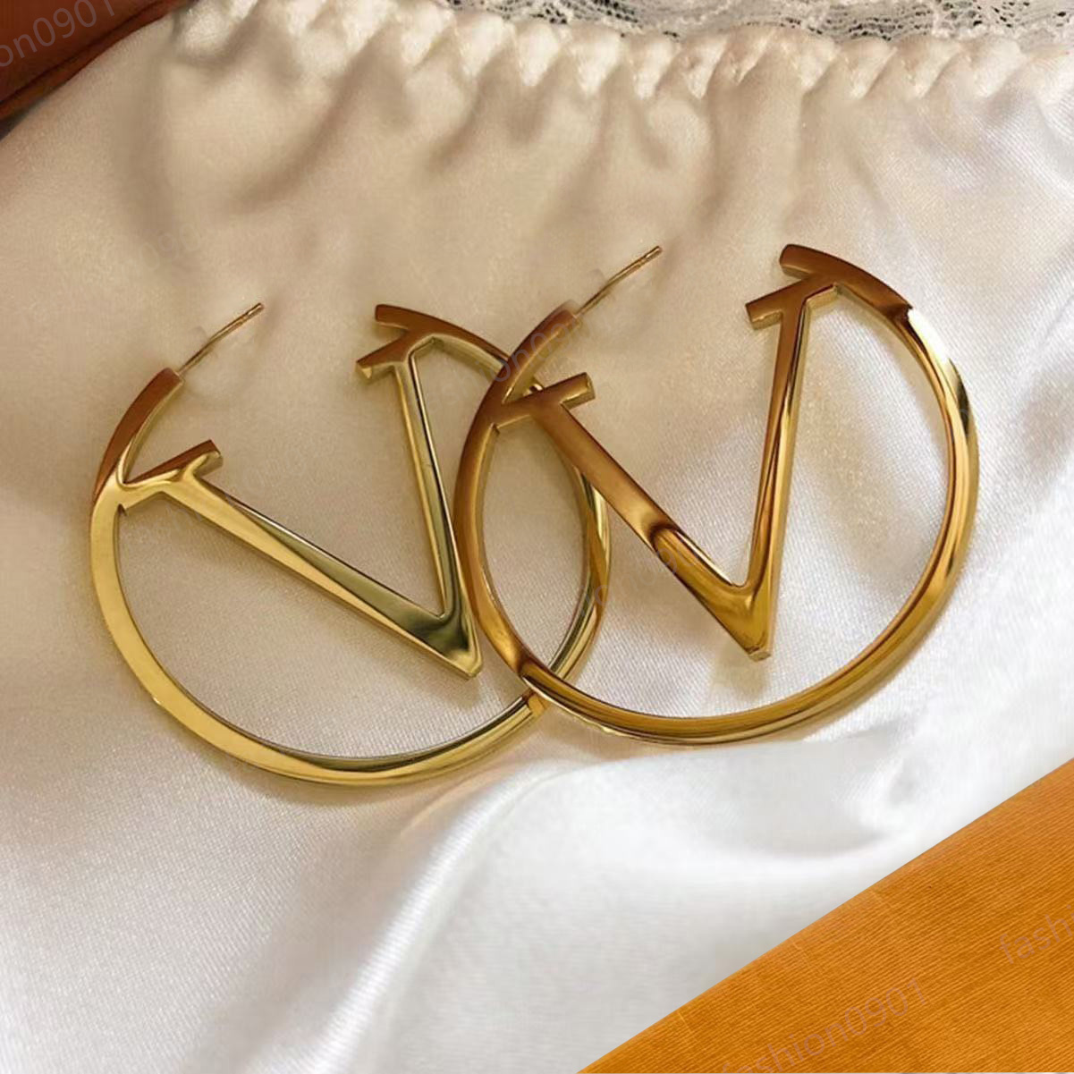 designer Big earrings High quality Luxury goods Fashion earrings Simple and elegant Big earrings women fine jewelry Men and Women Gift Jewelry