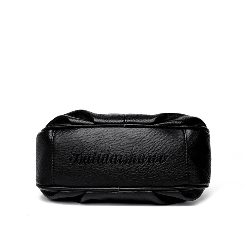 Paris Kangaroo 2025 Designer's New Large Capacity Single Shoulder Crossbody Bag, Suitable For Middle-aged Mothers