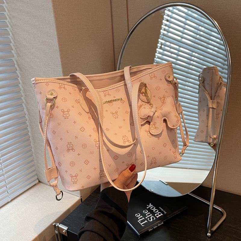 Free shipping designer Spring Summer Large Capacity Bag for Women 2025 New Fashion Commuter Versatile Shoulder Bag High-end Handbag Tote Bag